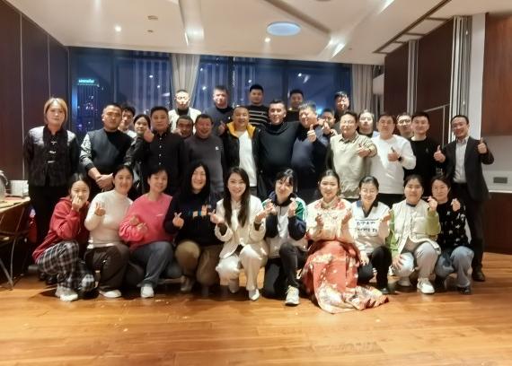 為夢(mèng)想-不止步，山東擇立集團(tuán)2025年會(huì)盛典圓滿(mǎn)落幕